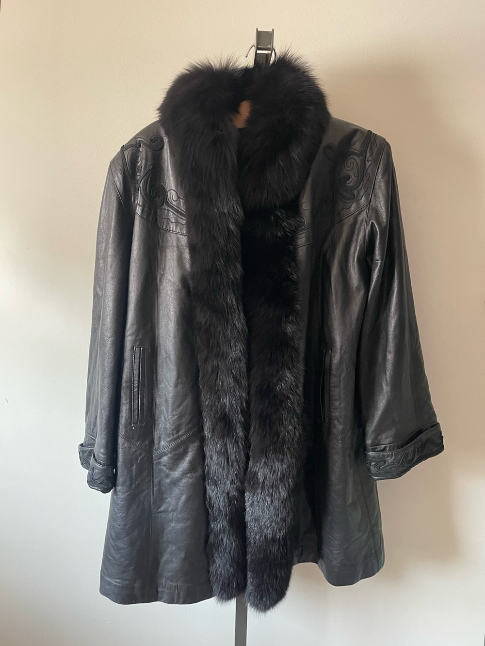 Vintage Pappas Furs Canada 80s 90s Leather Fox Fur Embroidered Coat Jacket